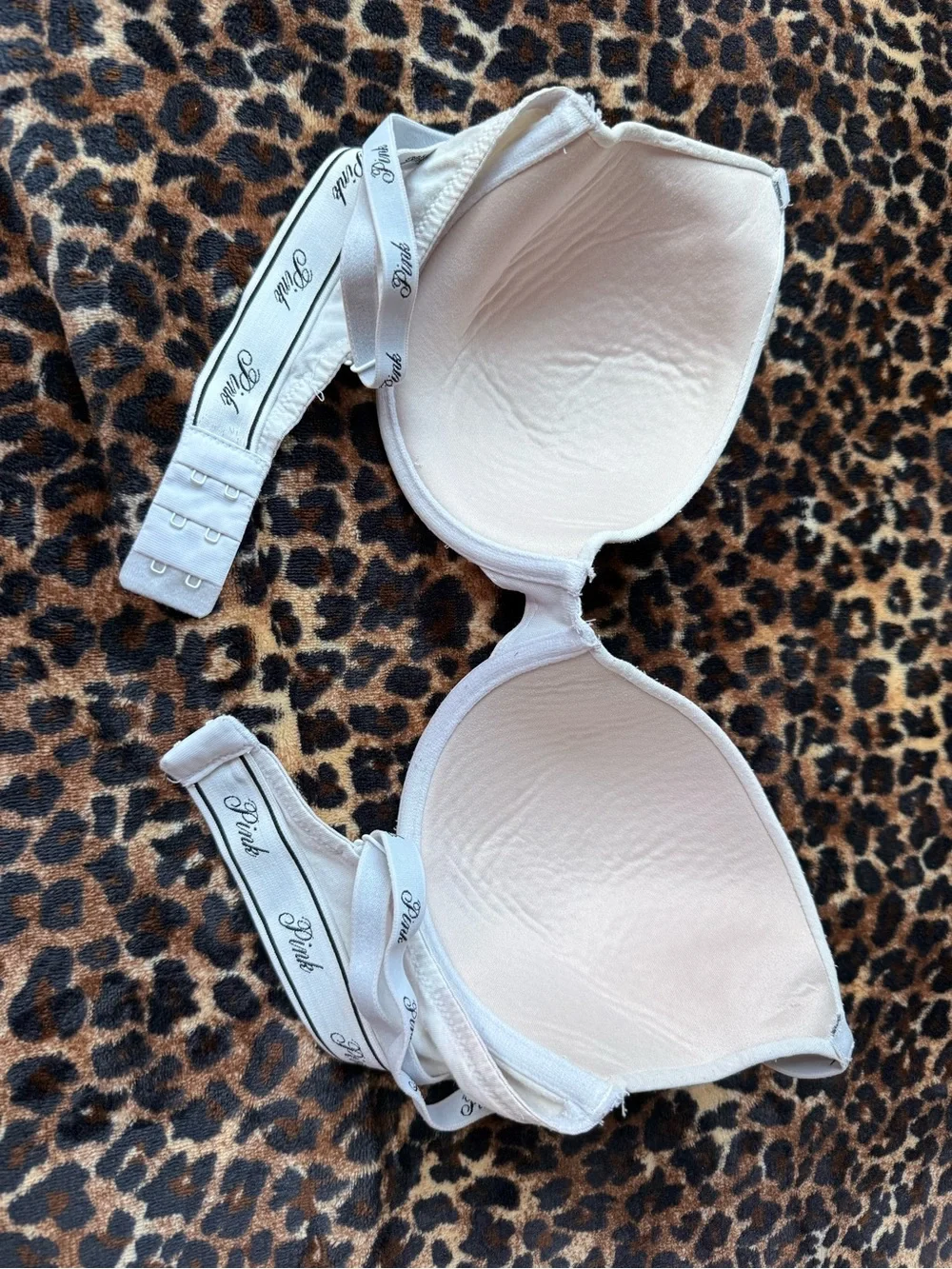 Victoria's Secret White Molded T-Shirt Bra